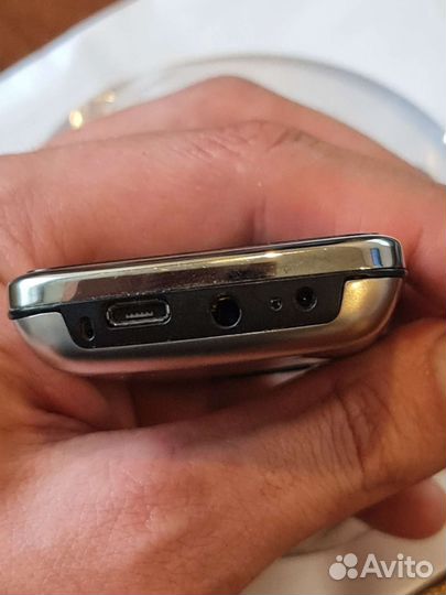 Телефон Nokia C6-01