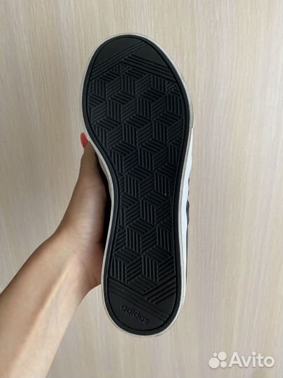 Новые Кроссовки Adidas. Ориг. 36 р (22,5см)