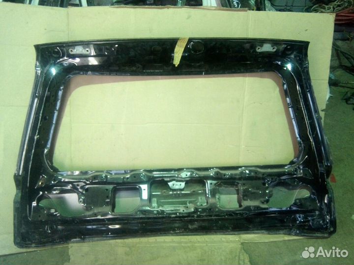 Ленд Крузер 200 крышка багажника