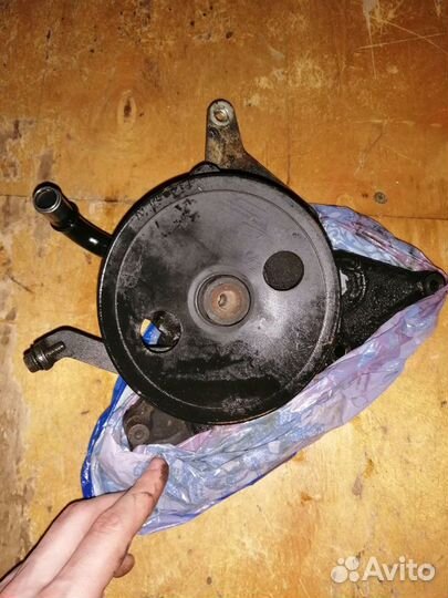 Насос гидроусилителя на Вольво s 40 (96-04)