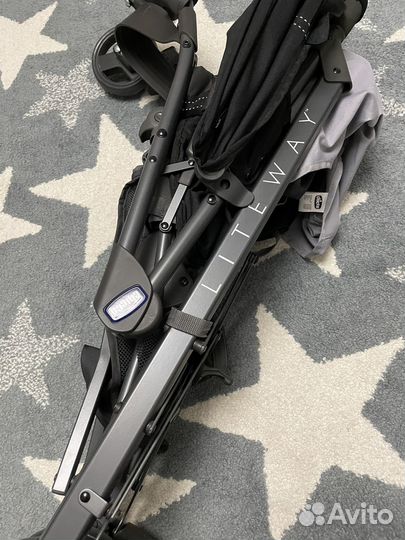 Коляска прргулочная chicco