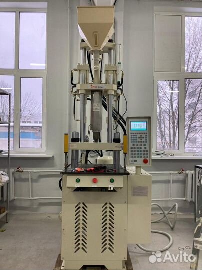 Вертикальный термопластавтомат тпа