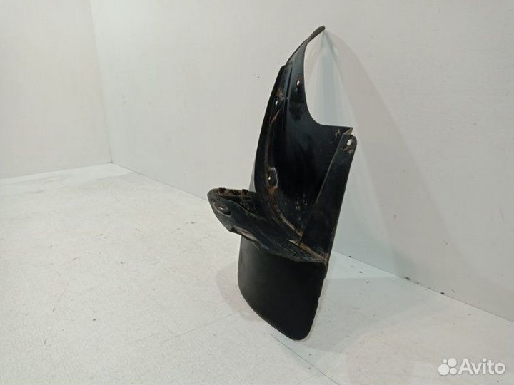 Брызговик крыла задний левый Toyota Land Cruiser