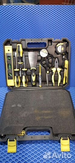 Набор жёлтых принадлежностей