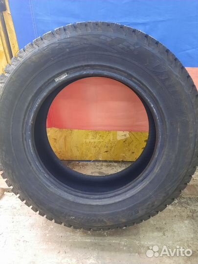 Зимняя резина r16 215 65 16