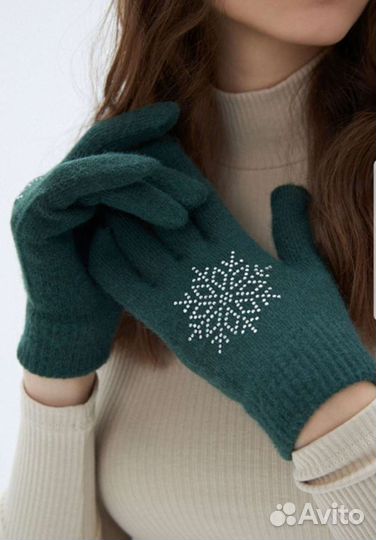 Шапка и перчатки с узором