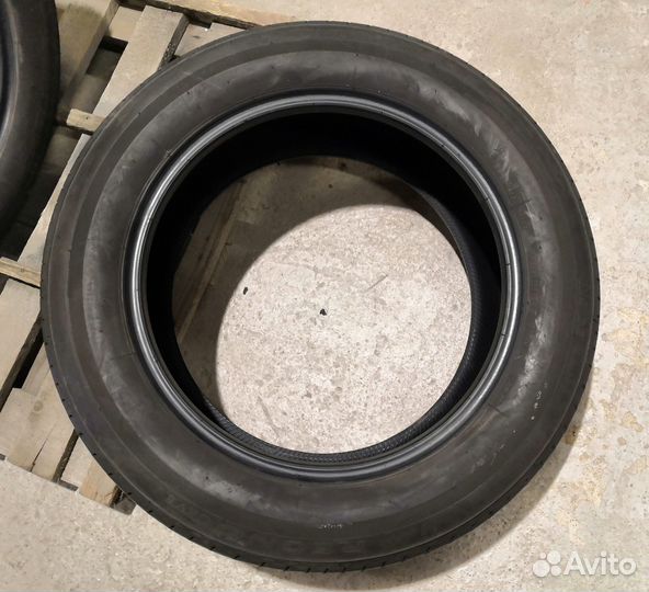 Bridgestone Regno GRVII 215/60 R17