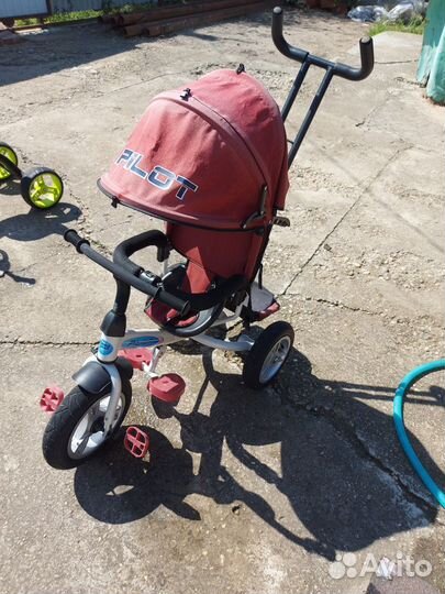 Трехколесный велосипед с родительской ручкой