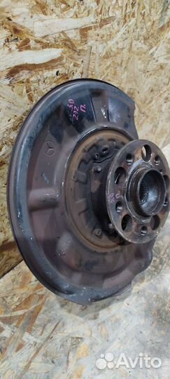 Ступица задняя правая Mercedes Benz W211