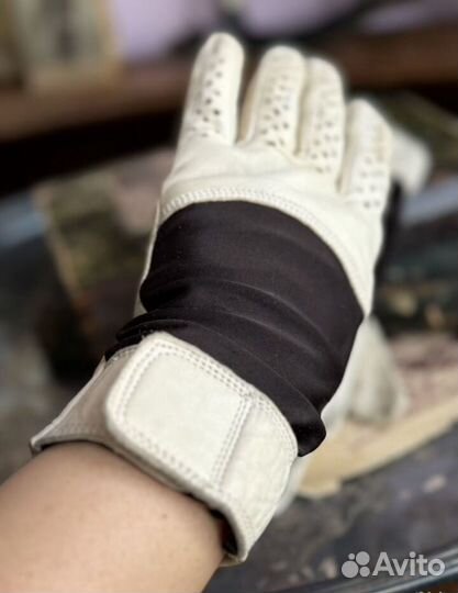 Перчатки Италия весна