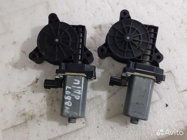 Маторчик стеклоподъемника правая Logan 2 Sandero 2