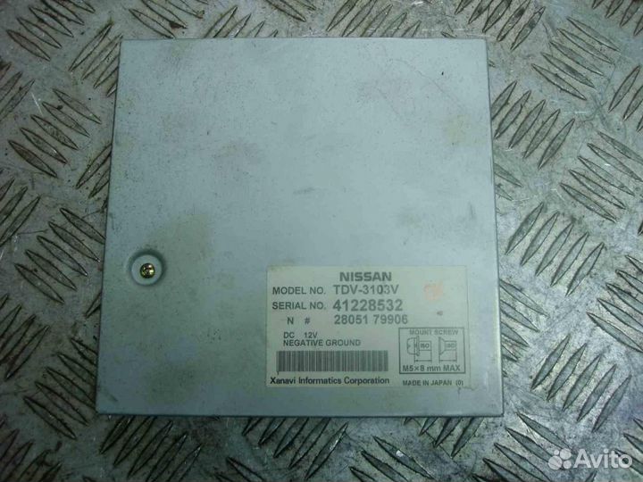 Тв тюнер Nissan Elgrand E51 2002-2010