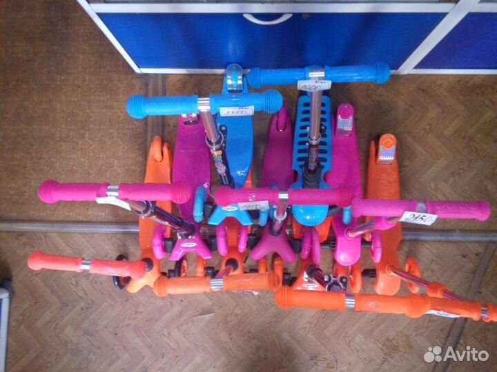 Самокат трехколесный