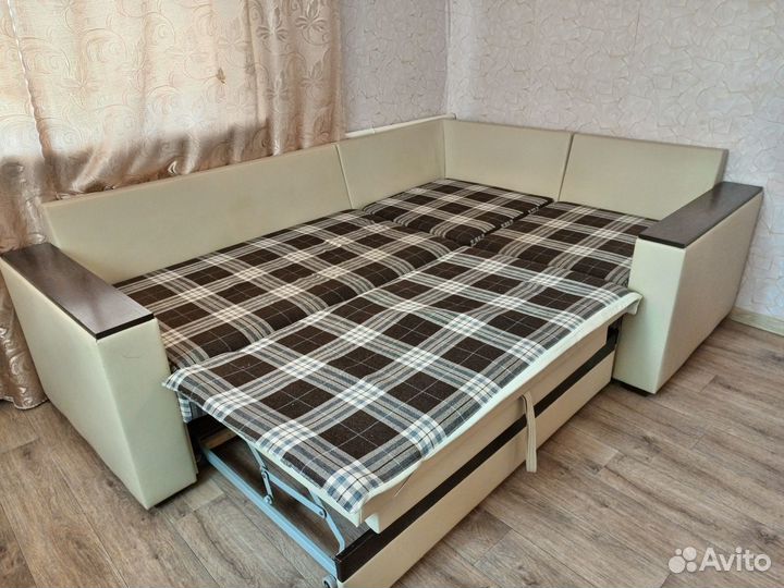 Диван угловой