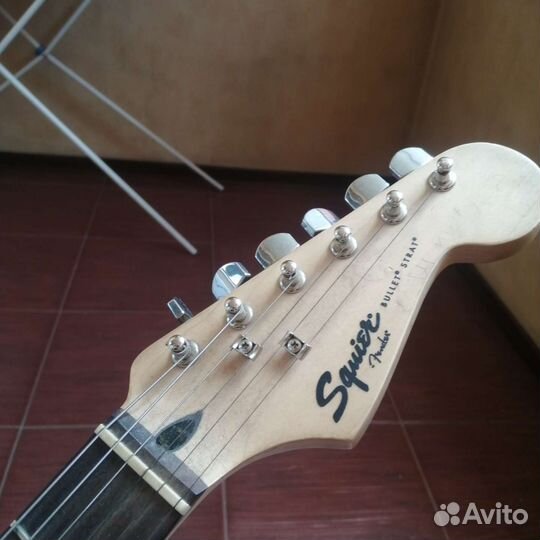 Электрогитара Fender squier bullet stratocaster