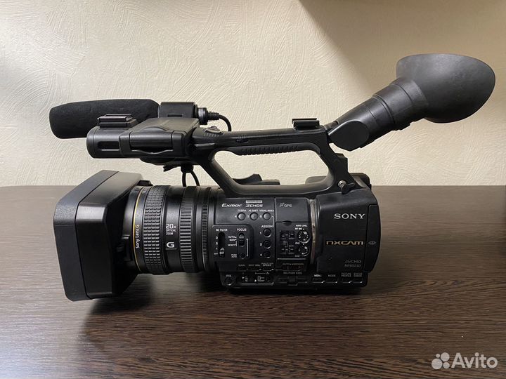 Видеокамера Sony HXR-NX5P