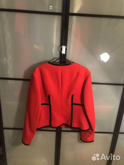 Эффектный деловой костюм