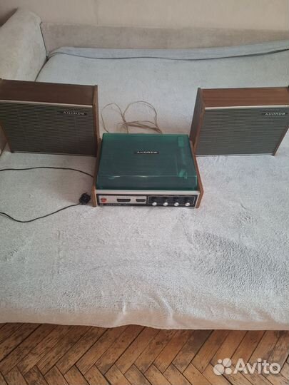 Akords stereo 2 проигрыватель виниловых пластинок