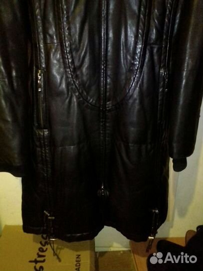 Кожаное пальто с капюшоном с меховой отделкой