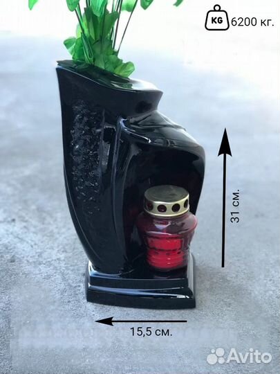 Вазы ритуальные из литьевого камня на кладбище