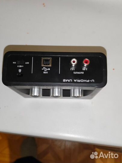 Внешняя звуковая карта behringer u-phoria UM-2