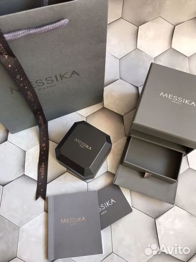 Упаковка для сережек messika