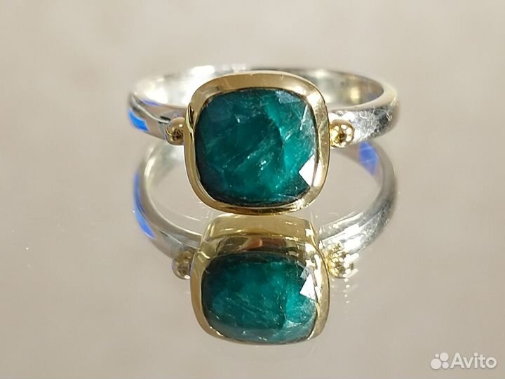 Серебряное кольцо с изумрудом