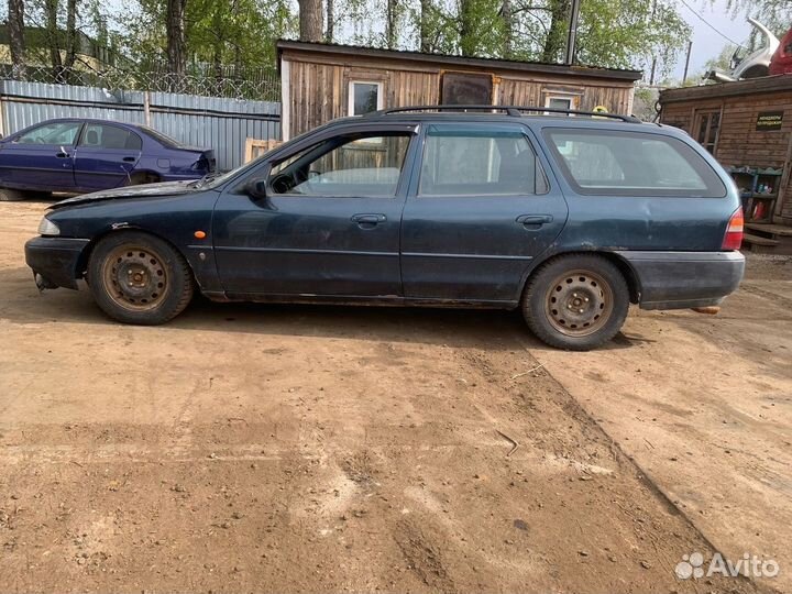 В разборе Ford mondeo 1