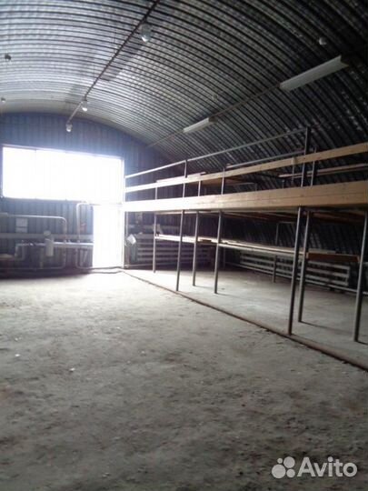 Здание склада под демонтаж