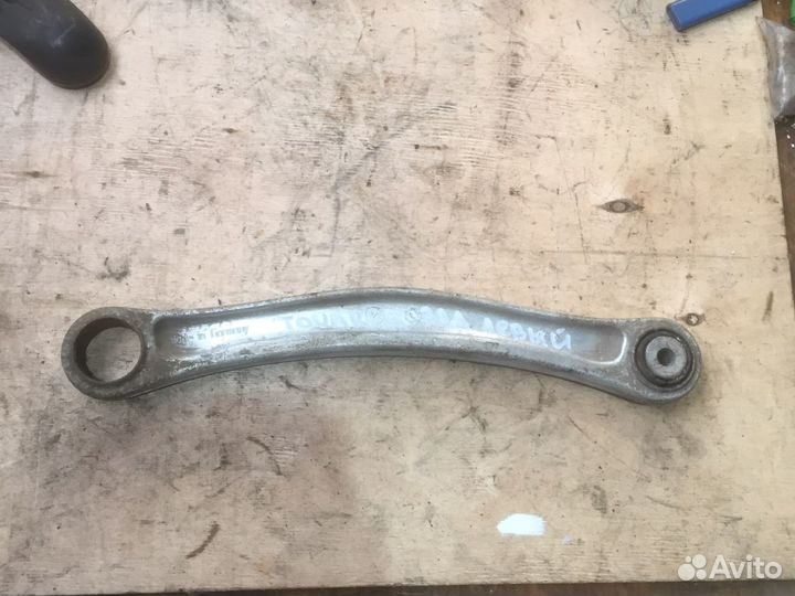 Volkswagen touareg рычаг задний левый