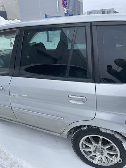 Дверь задняя левая в сборе