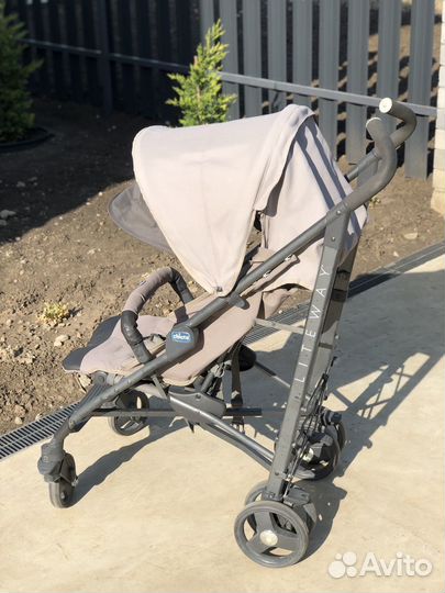 Прогулочная коляска трость Chicco