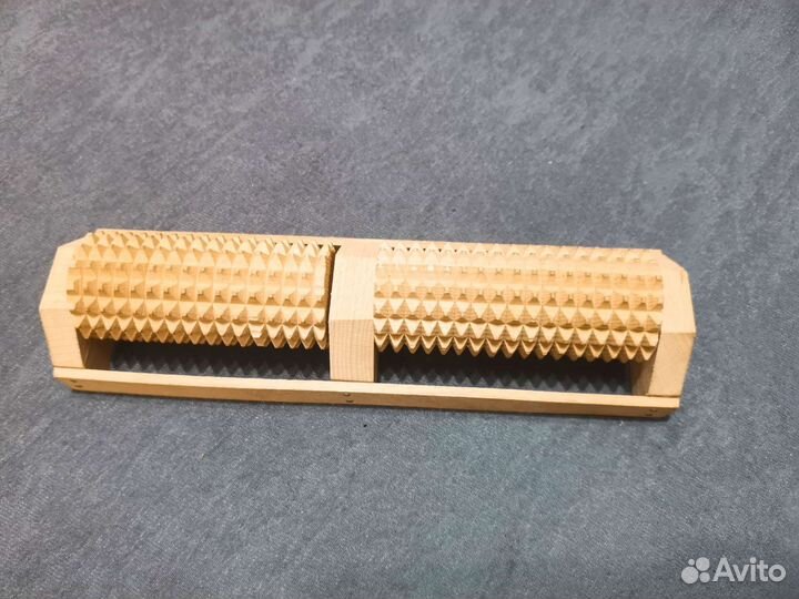 Деревянный массажёр стоп роликовый