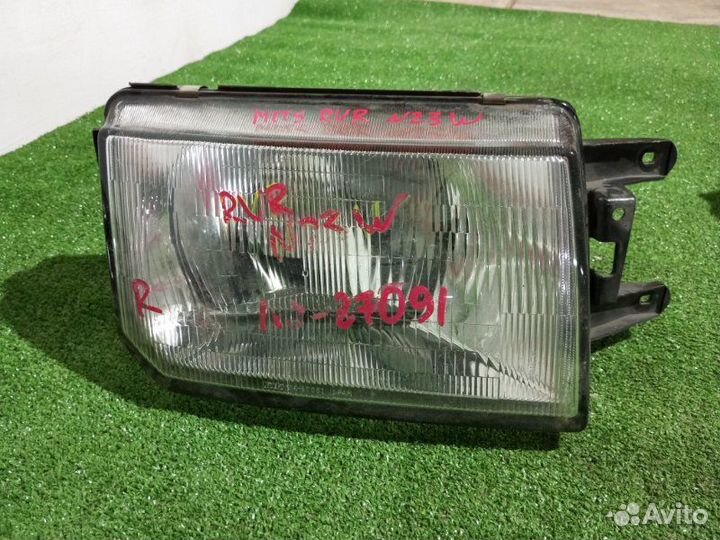 Фара галогеновая правая Mitsubishi Rvr N23W