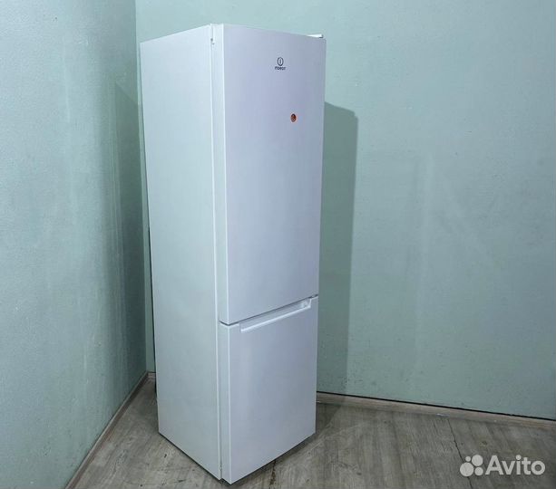 Холодильник бу indesit