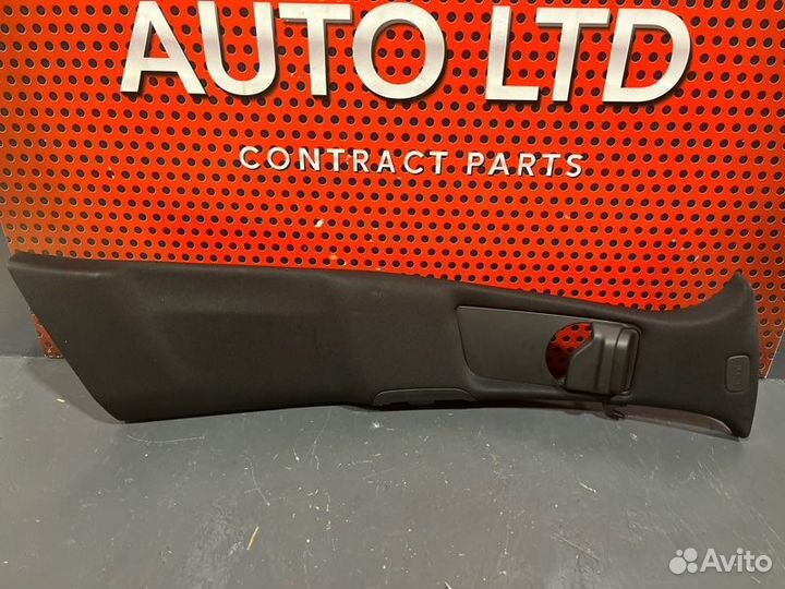 Обшивка стойки центральной правой Mercedes-Benz