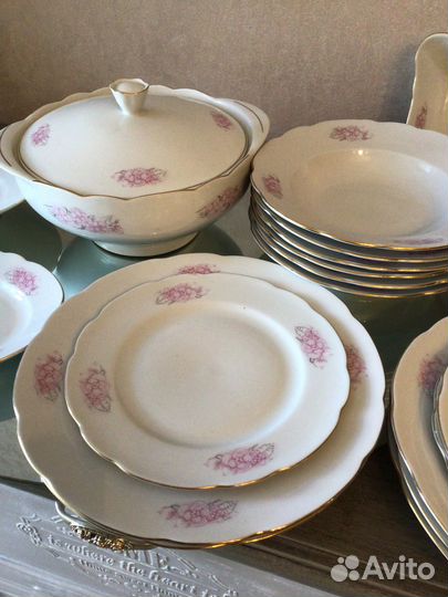 Продаю столовый сервиз