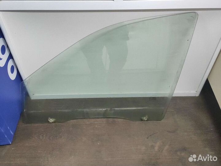 Стекло двери передней левой Santa-fe 1