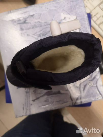 Продается детская обувь