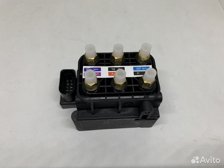 Блок клапанов пневмоподвески audi A6 C6 4F