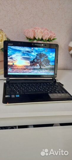Нетбук Acer aspire one
