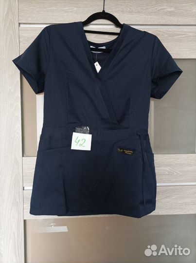 Медицинская футболка