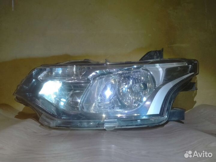 Фара mitsubishi outlander 3 правая