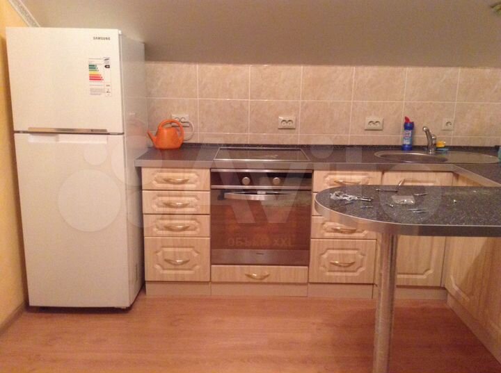 2-к. квартира, 30 м², 3/3 эт.