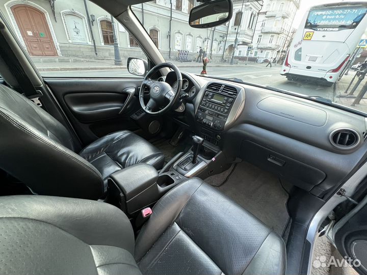 Toyota RAV4 2.0 AT, 2004, 161 000 км