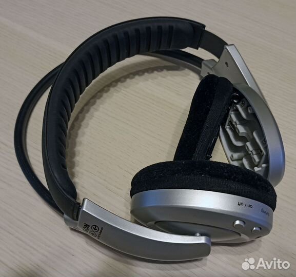 Беспроводные наушники Thomson WHP560