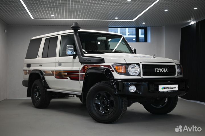 Toyota Land Cruiser 4.0 МТ, 2021, 9 300 км