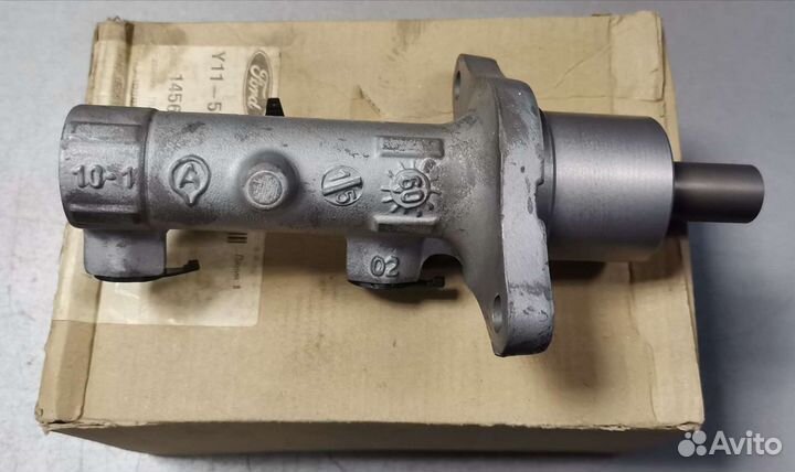 Главный тормозной цилиндр Ford Focus 2/C-Max