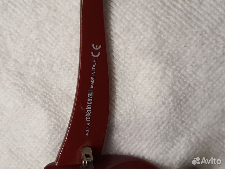 Солнцезащитные очки Roberto Cavalli