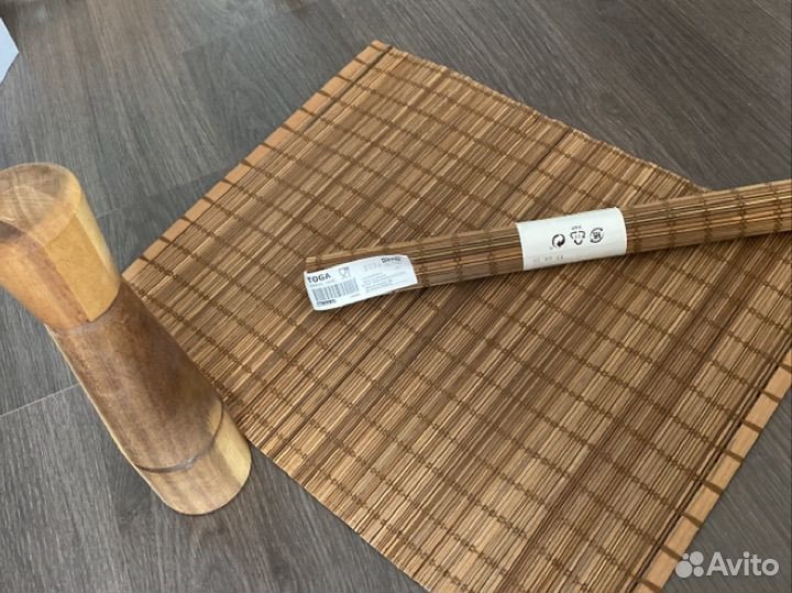 Подставки под приборы и деревянная солонка